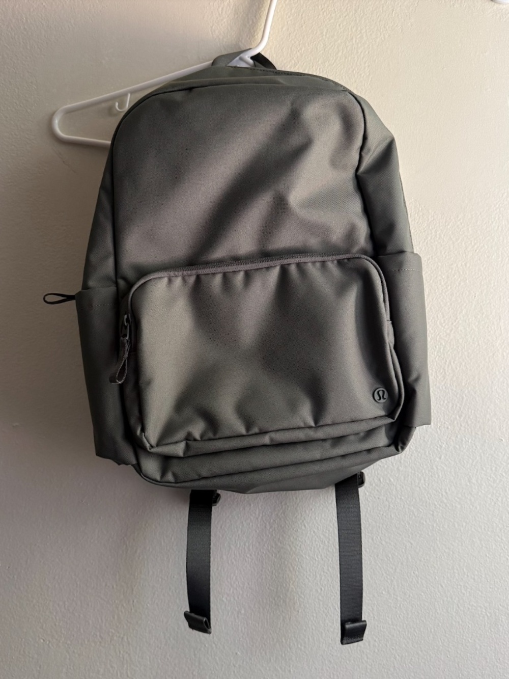 LULULEMON EVERYWHERE BACKPACK TECH CANVAS 22L NWT - Picture 2 of 4